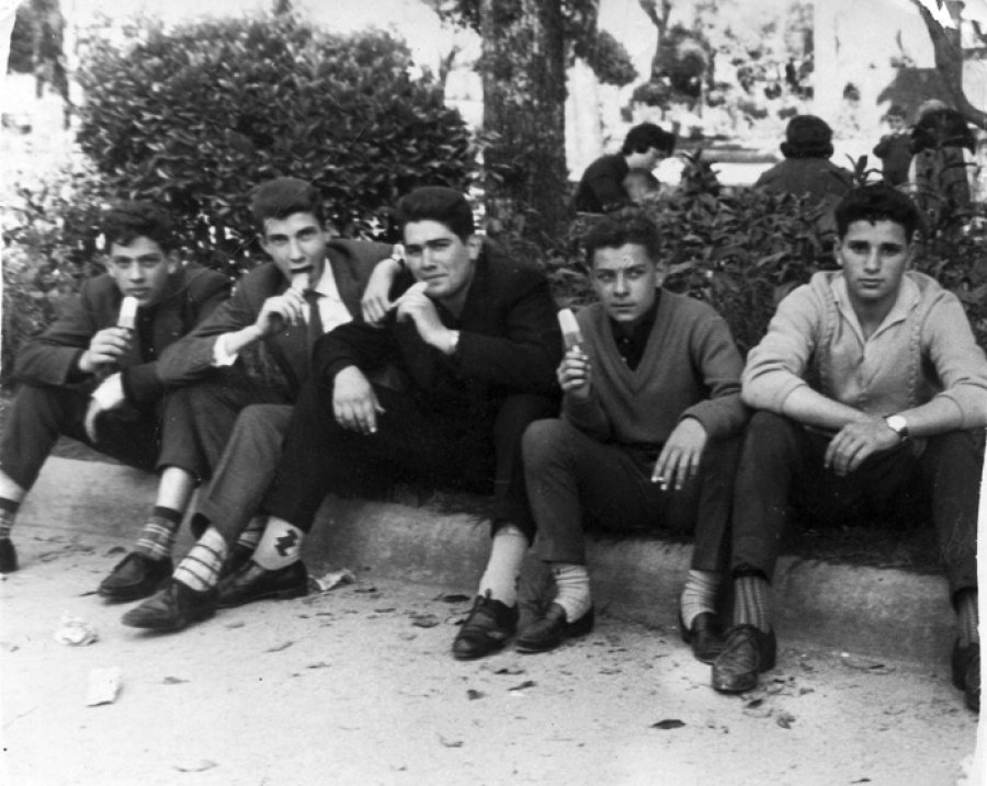 1962 - Sentados en los jardines